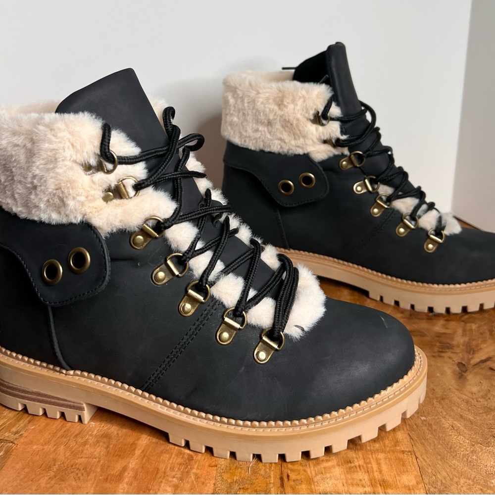 Cozy Black and Tan Winter Boots for Women